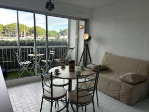 Studio cabine 4 pers à Port Camargue avec terrasse et parking privé - FR-1-250-329