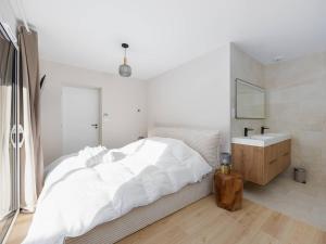 Maison 6 Personnes à Armenteule avec WiFi et Animaux Bienvenus - FR-1-695-99