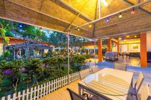 Tongtong Garden Holiday Hotel普吉岛通通花园酒店