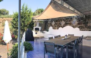 Amazing Home In Lipari