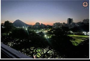 Kit px Praia do Leblon ao lado do Shopping Leblon