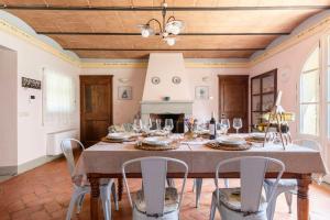 Flat In Hamlet Near Arezzo