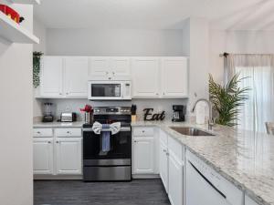 Magical Gatherings! 10 mins from parks