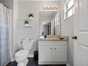 Magical Gatherings! 10 mins from parks