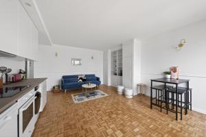 High-end one-bedroom apartment with rooftop views Paris 13