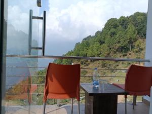 Atithi Devo Bhava Naddi hills #Free Parking-Mcleodganj 2 km- Bhagsunag 4 km