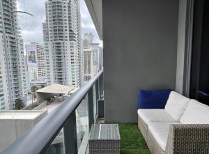 Downtown Miami 2BR Bay & City View