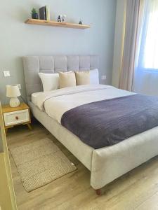 Royal essence apartment with heated swimming pool ,ample parking ,fully equipped gym, child playground and amazing scenic city view