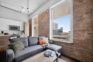 Modern Downtown Apartment | Pool, Laundry, Valet Parking