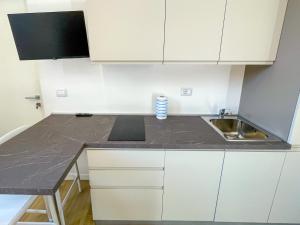 Prada district 3 rooms 6 people economy