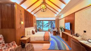 SCYLLA Luxury Resort & Spa