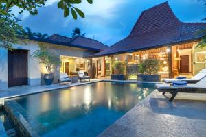 Joglo-Style 3 Bedroom Villa in Heart Of Seminyak