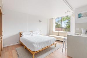 Central Bondi Studio with Rooftop Pool Access