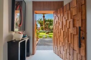 Exclusive Private Luxury 4-Bedroom Villa with Atlas Mountains View & Rooftop, Marrakech