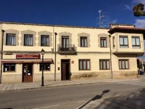 La Abuela Maye y Me - Villaherreros