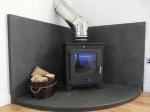 Langley Cottage with patio, spacious rooms - part of Langley Serviced Apartments several properties in Wick