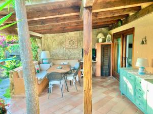 Apartment 3 bedrooms, 2 bathrooms in Marinella just 70 mt from the sea