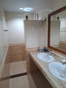 Cozy Country House with Pool