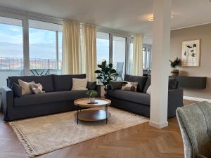 Neu!! Ruhige helle Penthouse Wohnung - Parking incl