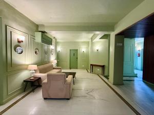 BedChambers Premium Hotel Sector 29 Near IFFCO Chowk, Gurugram
