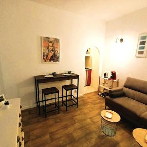 LE JOKER - T2 proche gare - Billard - Wifi - TV