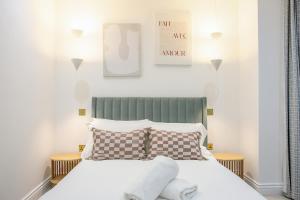 Chic Brighton Garden Apartment - Sleeps 6!