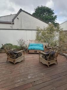 King size bed Direct bus to city center Silver