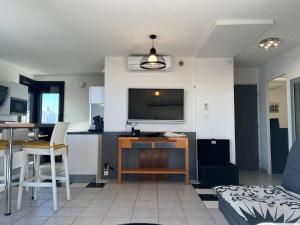 SUNSET Joli 3 Pièces avec 2 alcôves clim vue mer piscine Rochelongue Cap dAgde