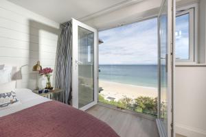 Emerald - Stunning Views - Free Parking and WiFi - Coffee Machine