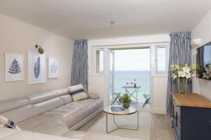 Emerald - Stunning Views - Free Parking and WiFi - Coffee Machine