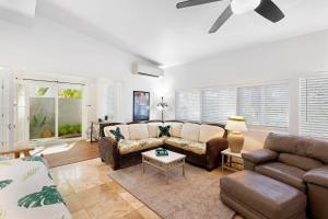 Stylish 1BR Apartment with AC Full Kitchen & WD - Just Steps to the Beach