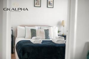 Spacious 2-Bedroom Vacation Apartment in Prime Central Location in London Near Hyde Park - 1 Min Walk to Paddington station - Ultra Fast Wi-Fi, Workspace & Perfect for Business, Work and Vacation Stays