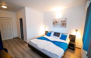 Pensiunea, Casa Margo, 2 Mai