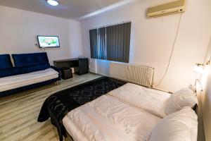 Pensiunea, Casa Margo, 2 Mai