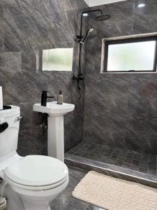 Stylish One bedroomed furnished apartment with private garden, kitchen and bathroom