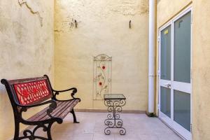 Sliema Seaside Escape with Cosy Interior