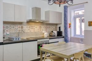 Sliema Seaside Escape with Cosy Interior