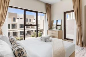 Family Retreat 3BR Greenwoods Villa in DAMAC Hills