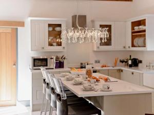 2 Bed in Chop Gate oc-93098