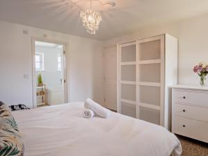 2 Bed in Newport oc-90247