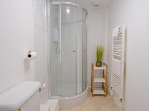 2 Bed in Newport oc-90247