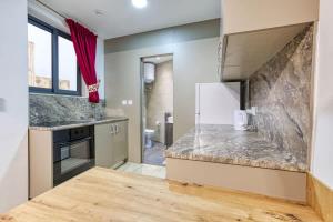 Modern Retreat near City Square with Easy Transport