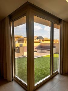 Rooftop Flat Garden 8