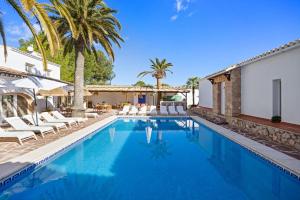 House - Sleeps 10 to 34 - Heated Pool - Parking