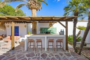 House - Sleeps 10 to 34 - Heated Pool - Parking