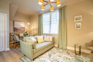 The Shambles - Golden Row Retreat