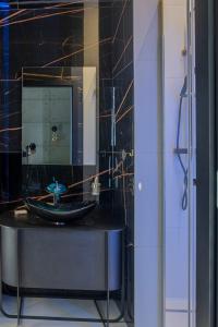 Love Aparts Marki Romantic Getaway