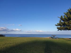 Magnificent Milang, Lakes, Sunsets, Wineries,