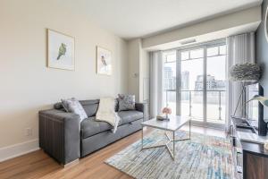 Paradise Birds 1 Bedroom Condo in Downtown Toronto