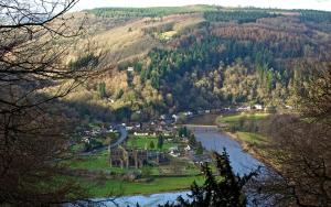 Tintern Abbey Cottage-amazing Abbey view, EV,5star